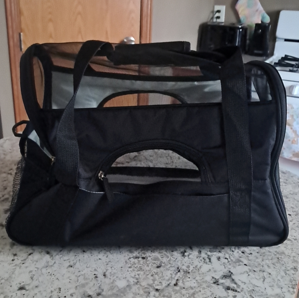 Airline Approved Soft Small/Medium Pet Carrier Black Nylon And Vented
